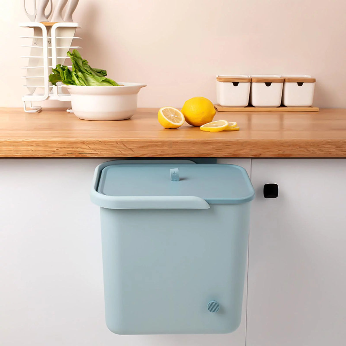 2.4 Gallon Hanging Trash Can T960427