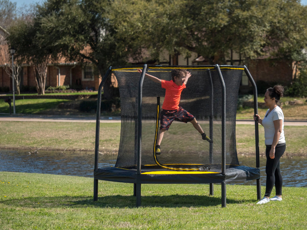 7.5-Foot Trampoline with Enclosure Z59080