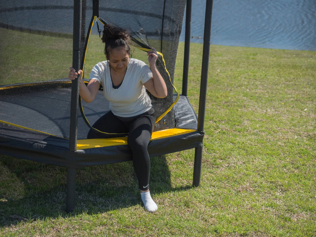 7.5-Foot Trampoline with Enclosure Z59080