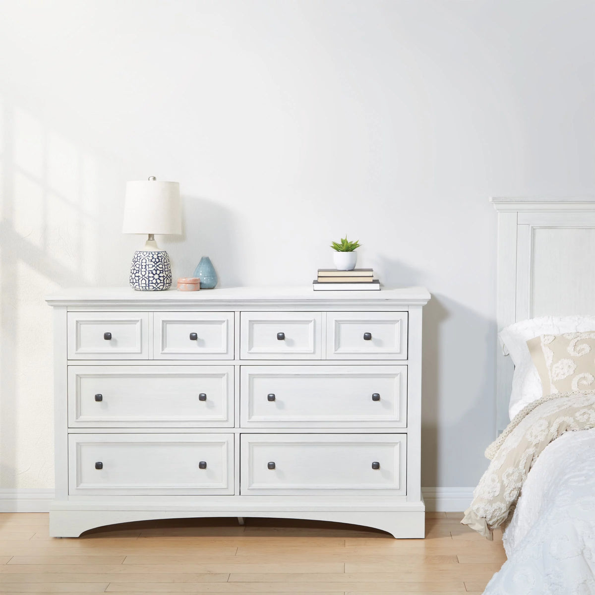 Rustic White 6 Drawer Engineered Wood Dresser K81303