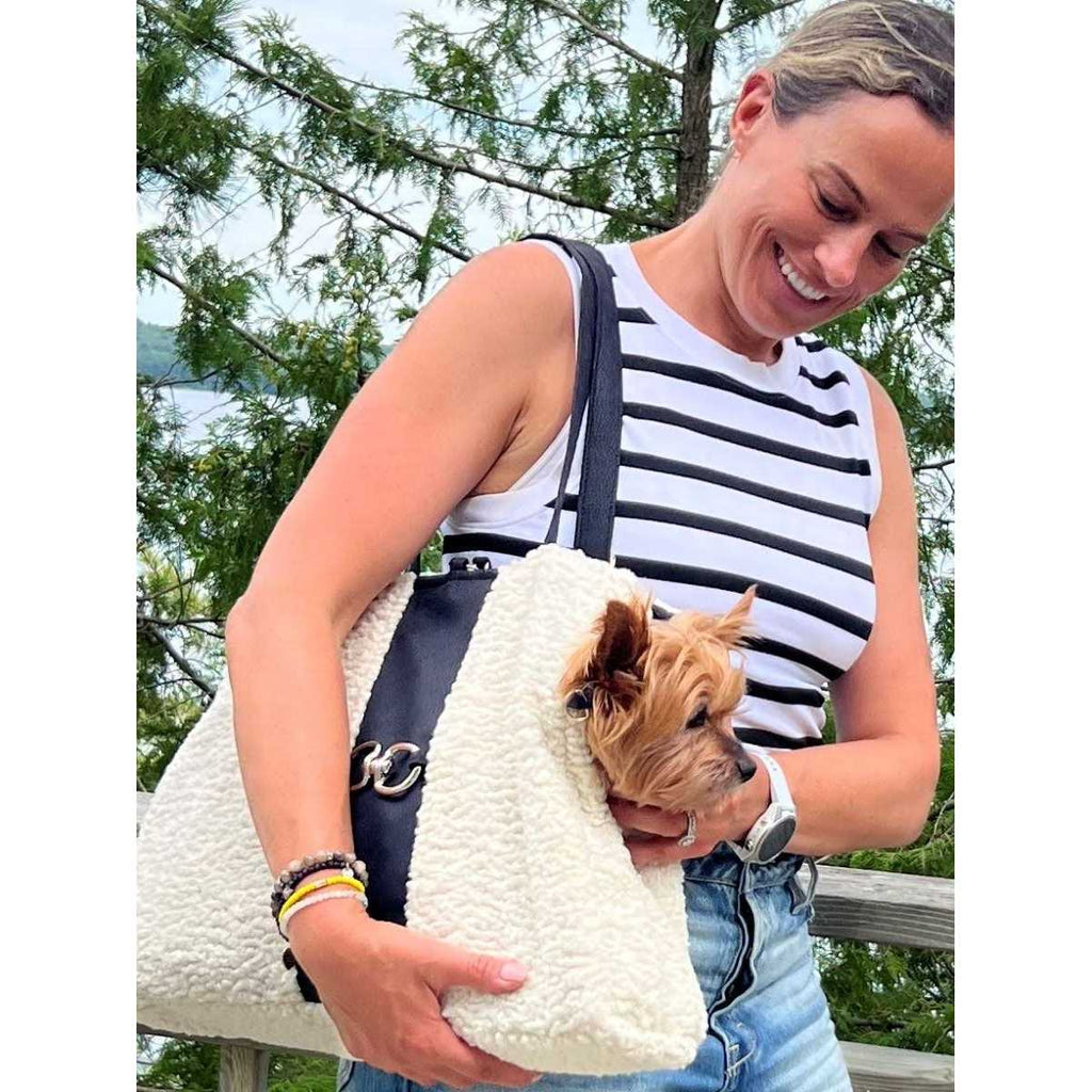 Dog Carrier A61359