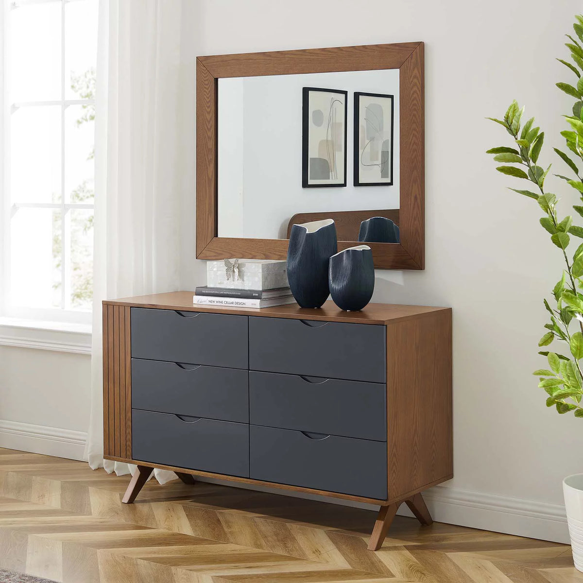 Walnut Wood Dresser Drawer Chest Mirror Set G342308
